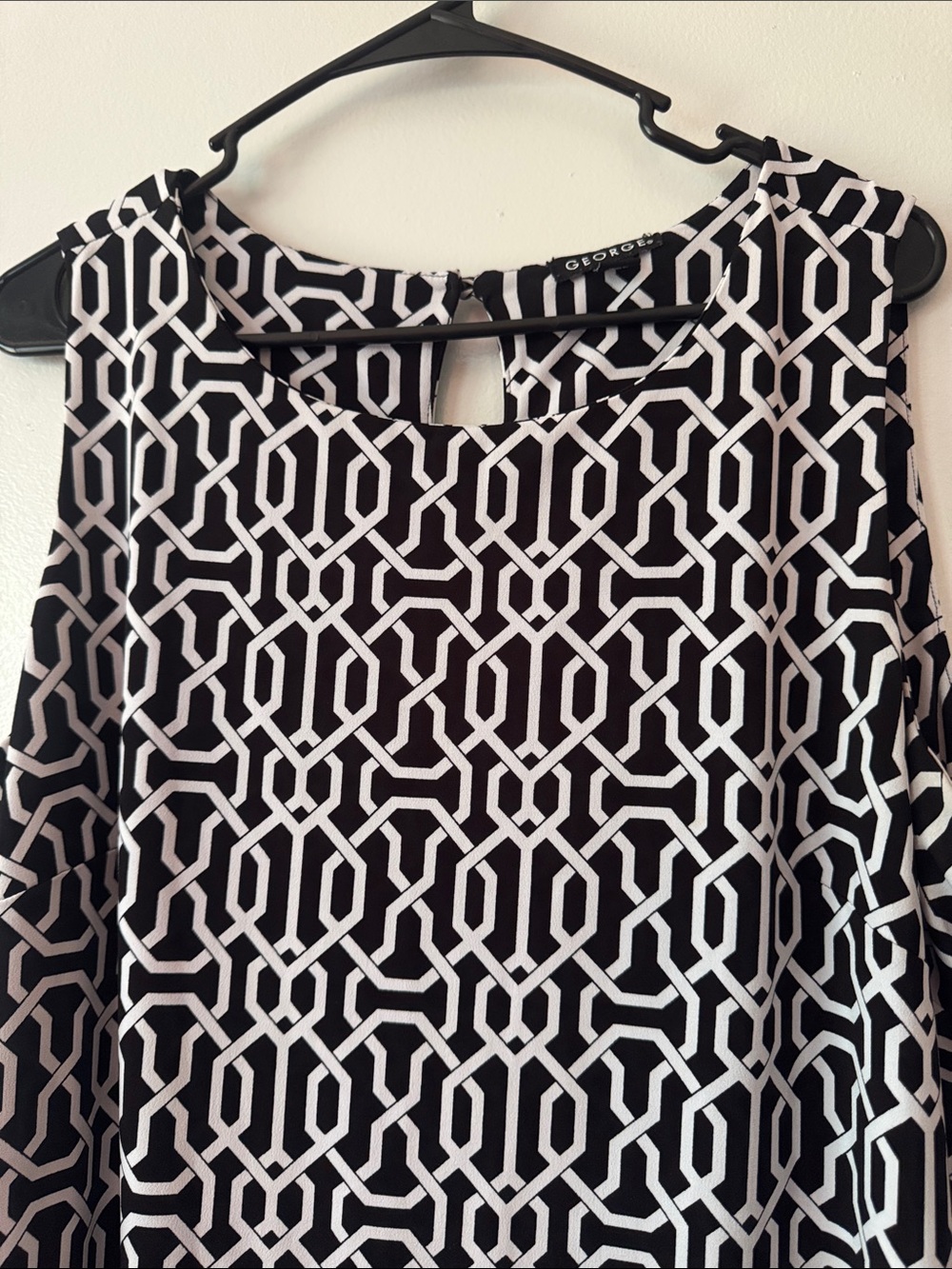 George Black & White Geometric Keyhole Blouse